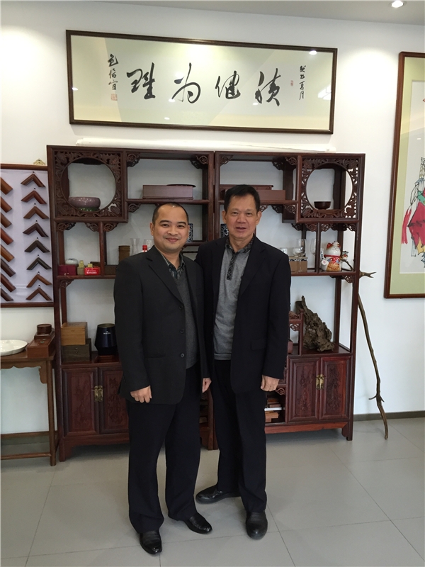 与原广东省军区后勤部何火贤部长在一起
